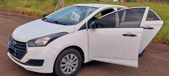 HYUNDAI HB20 1.0 COMFORT PLUS 12V FLEX 4P MANUAL